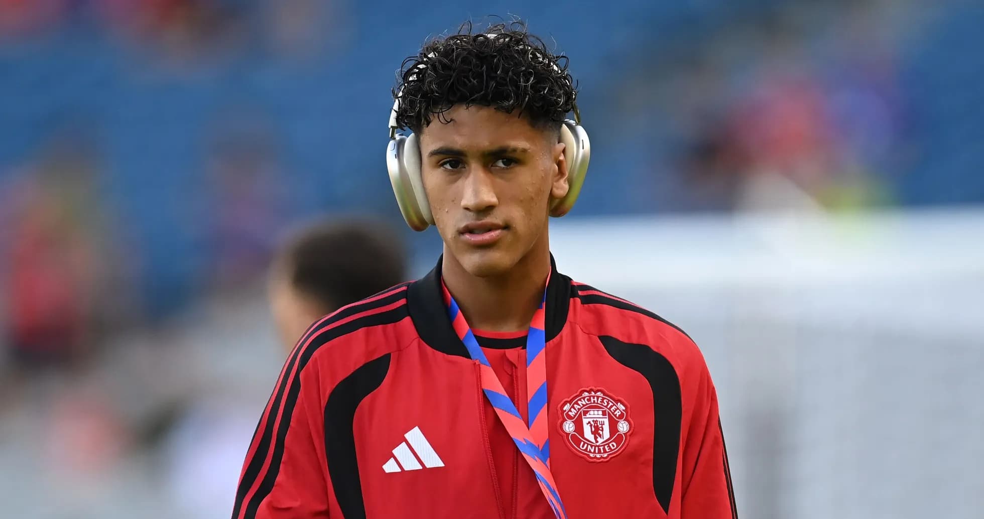 Joueur de Manchester United portant des écouteurs Joueur de Manchester United portant des écouteurs