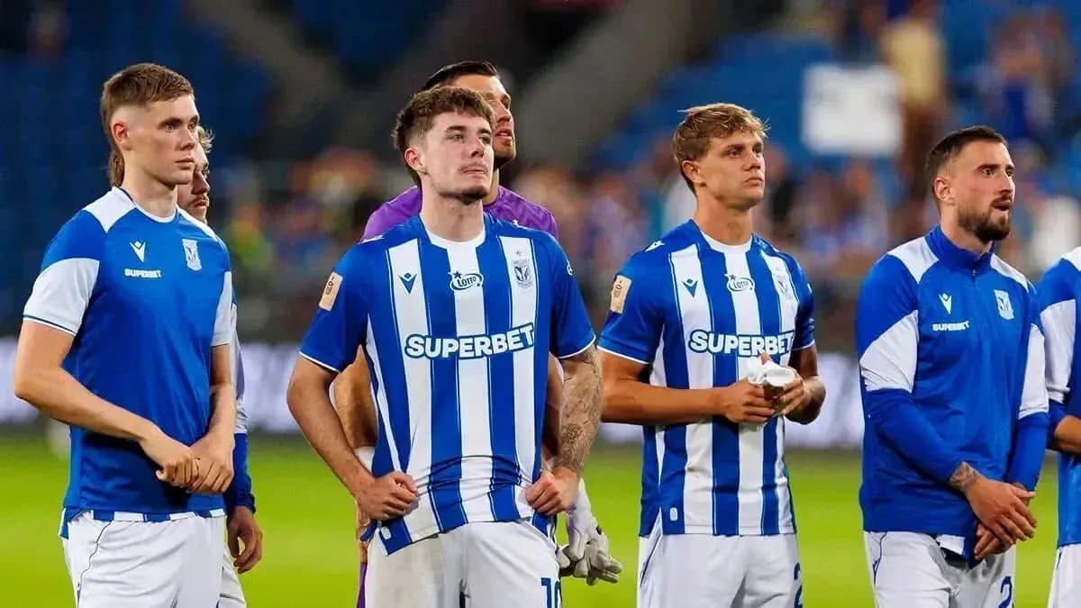 Joueurs de Lech Poznań avant le match Joueurs de Lech Poznań avant le match