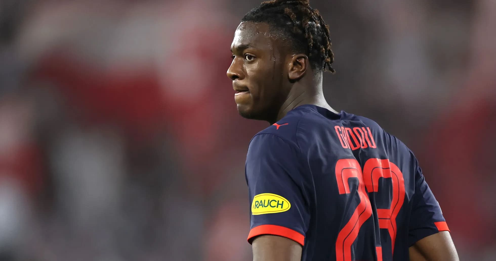 Joueur portant le maillot numéro 23 sur le terrain Joueur portant le maillot numéro 23 sur le terrain