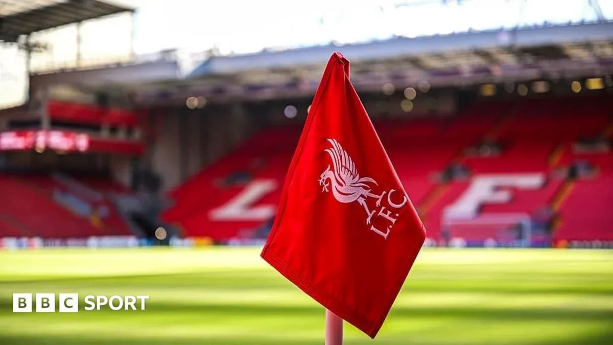 Drapeau de corner de Liverpool au stade Anfield Drapeau de corner de Liverpool au stade Anfield