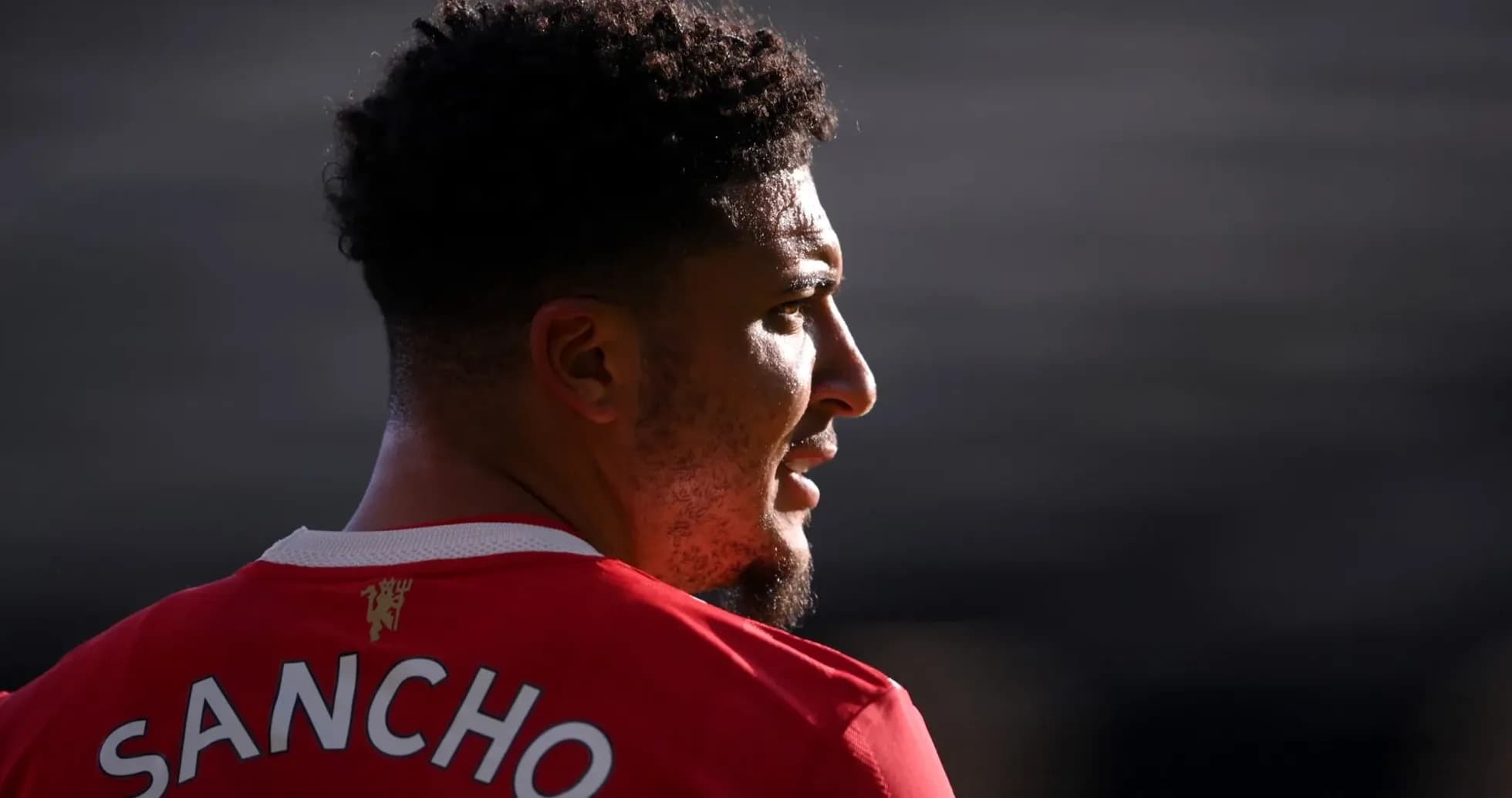Joueur de Manchester United avec le nom Sancho sur maillot Joueur de Manchester United avec le nom Sancho sur maillot