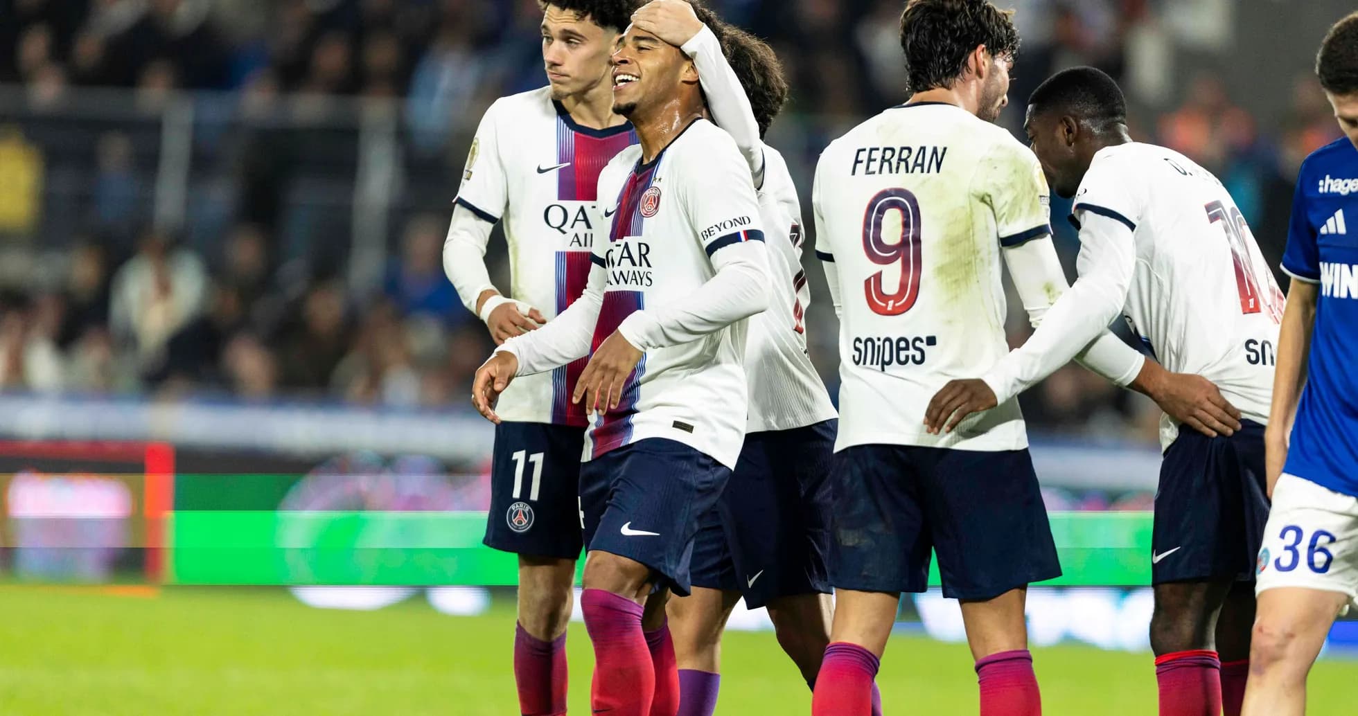 Joueurs du PSG célébrant un but lors du match Joueurs du PSG célébrant un but lors du match