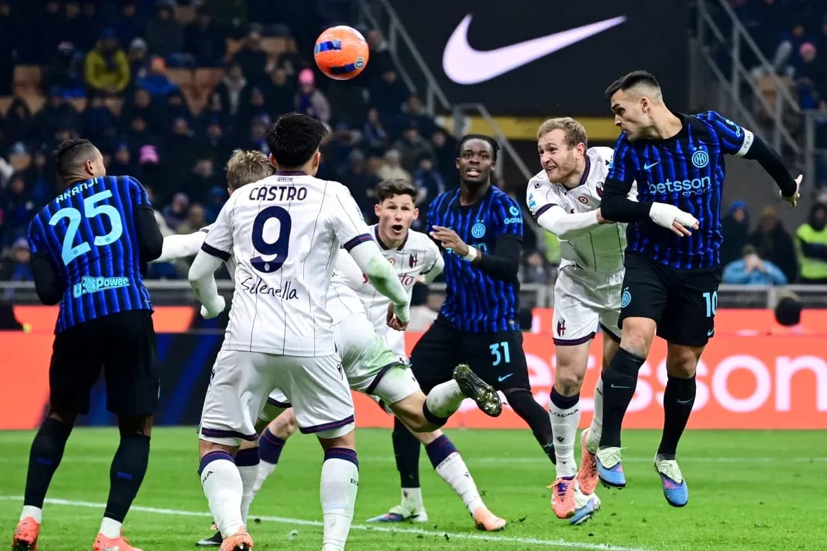 Bologna contre Inter dans un match de football Bologna contre Inter dans un match de football