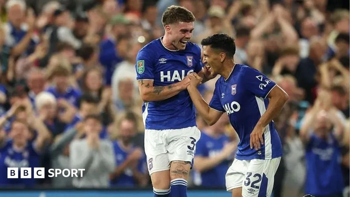 Joueurs d'Ipswich célébrant un but ensemble Joueurs d'Ipswich célébrant un but ensemble