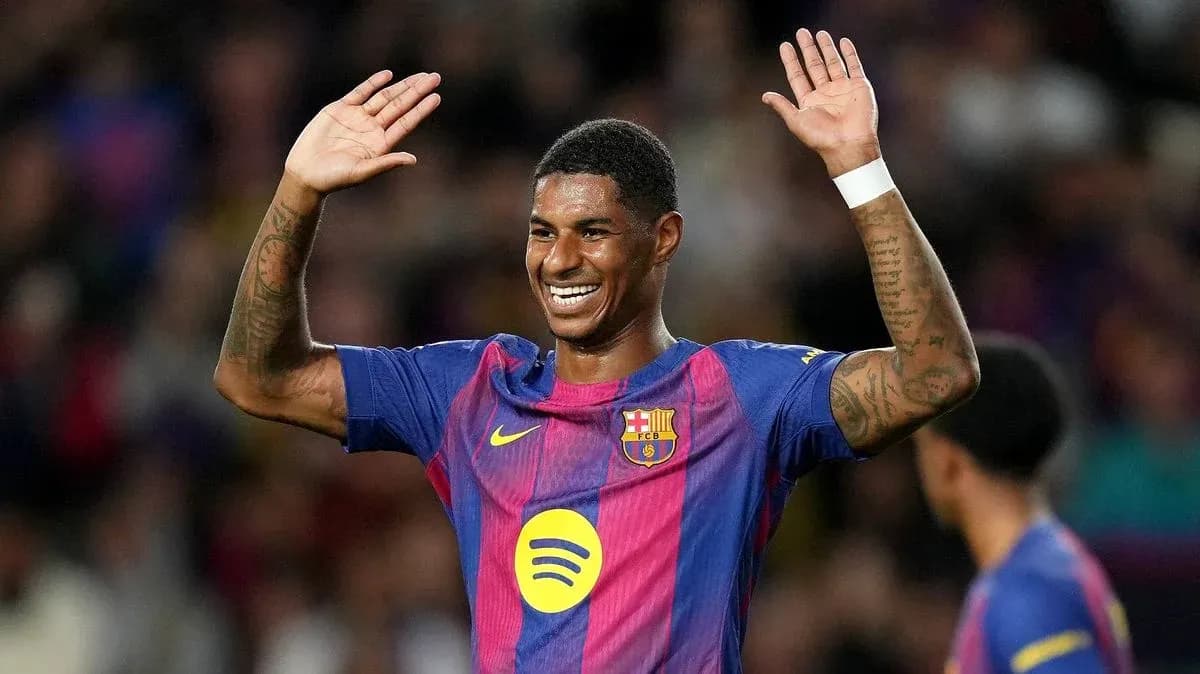 Joueur du FC Barcelone salue les supporters Joueur du FC Barcelone salue les supporters