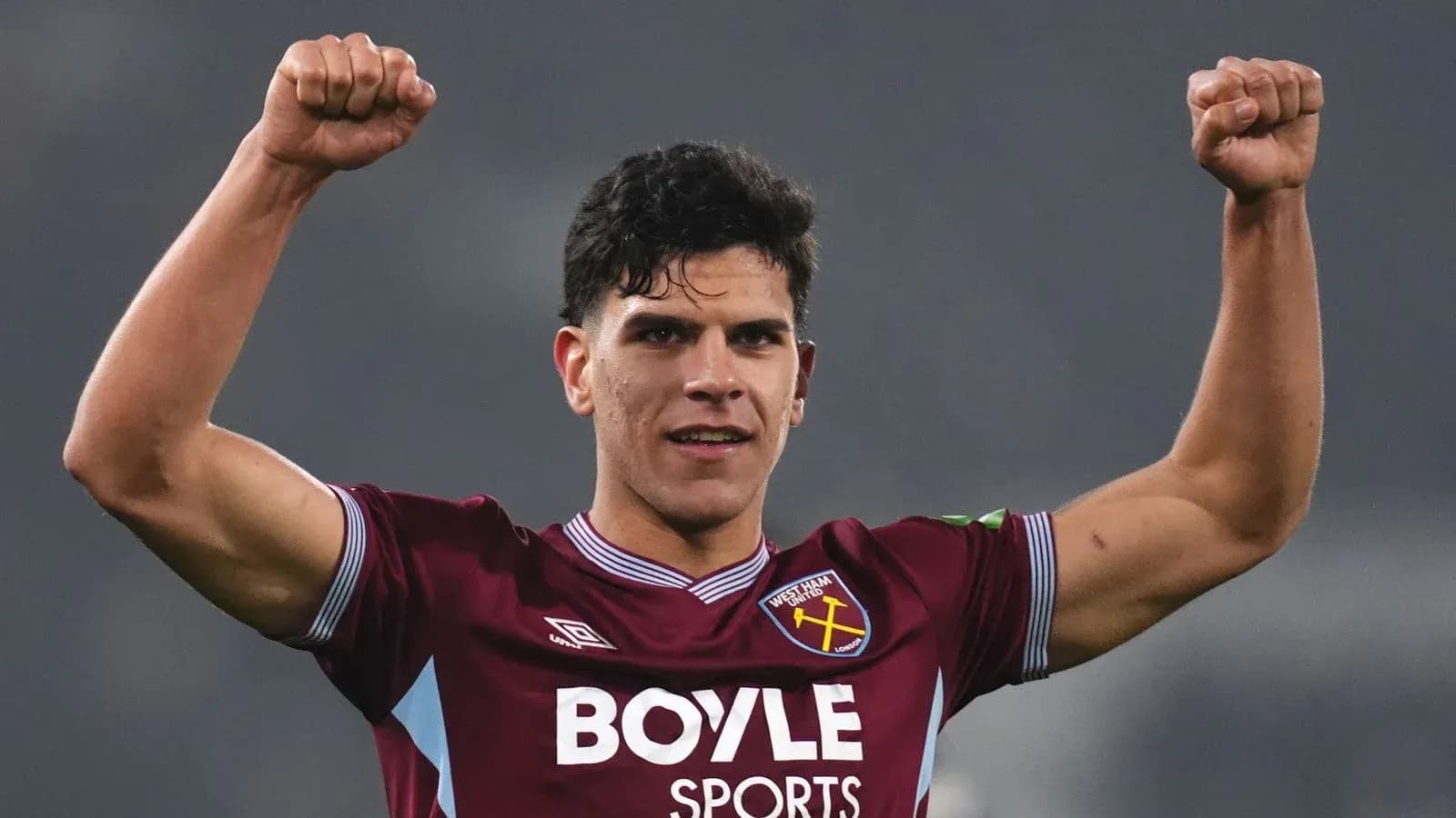 Joueur de West Ham United célébrant un but Joueur de West Ham United célébrant un but