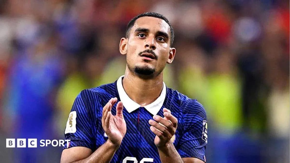 Joueur applaudissant après un match de football Joueur applaudissant après un match de football