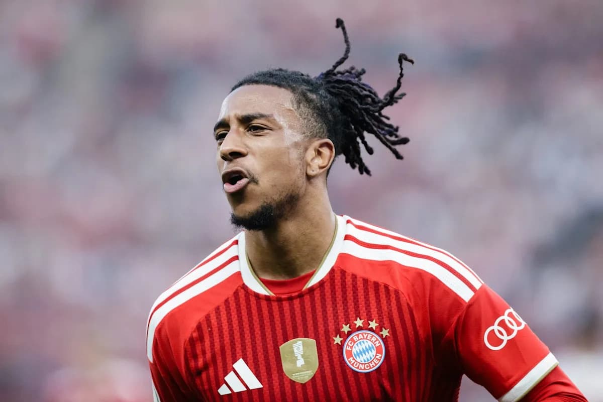 Joueur de Bayern Munich célébrant un but Joueur de Bayern Munich célébrant un but