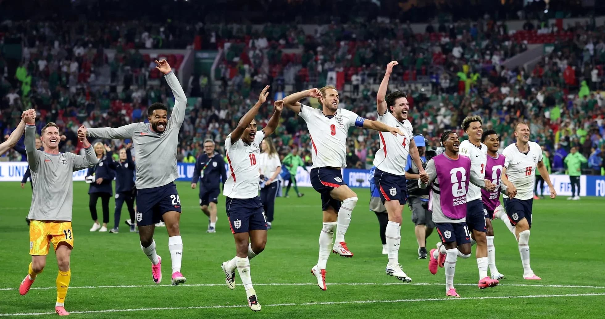 Joueurs anglais célébrant une victoire au Mondial Joueurs anglais célébrant une victoire au Mondial