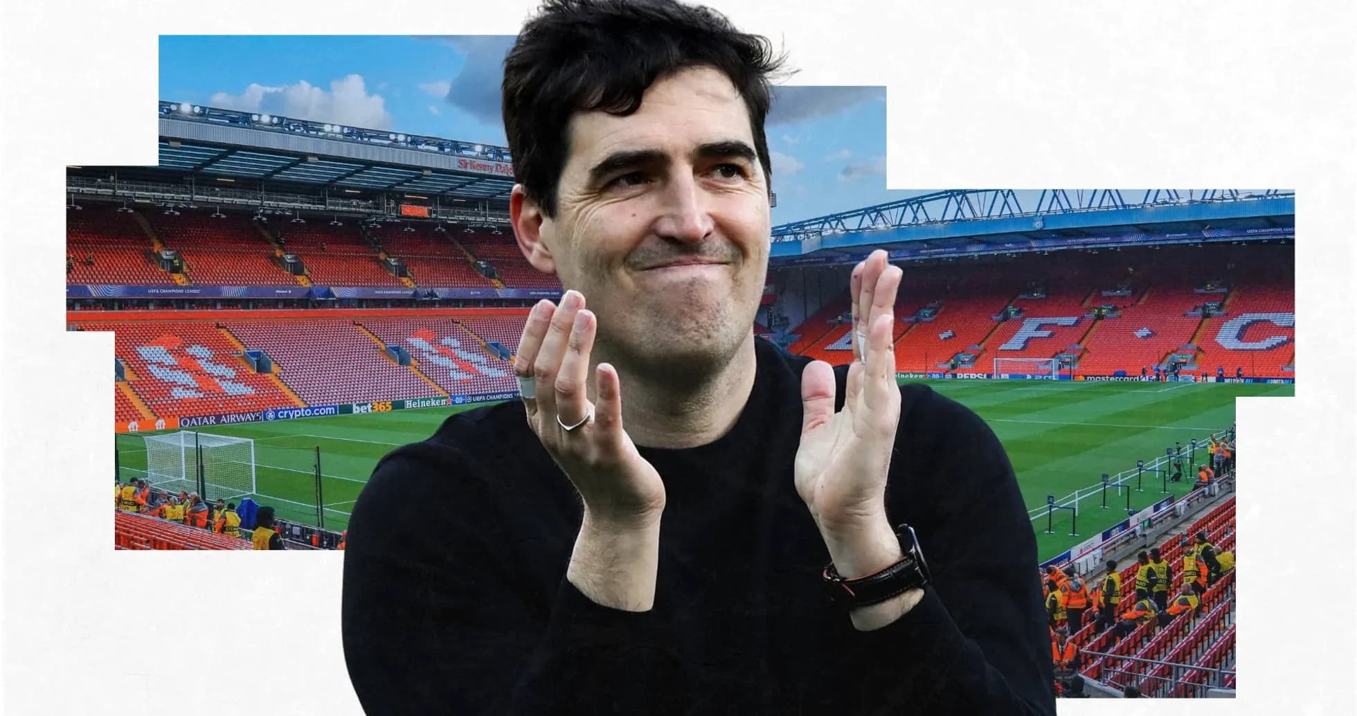 Homme applaudissant au stade Anfield après un match Homme applaudissant au stade Anfield après un match