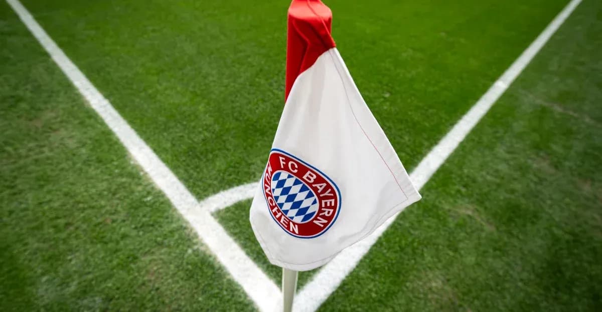 Drapeau du FC Bayern München près du coin du terrain Drapeau du FC Bayern München près du coin du terrain