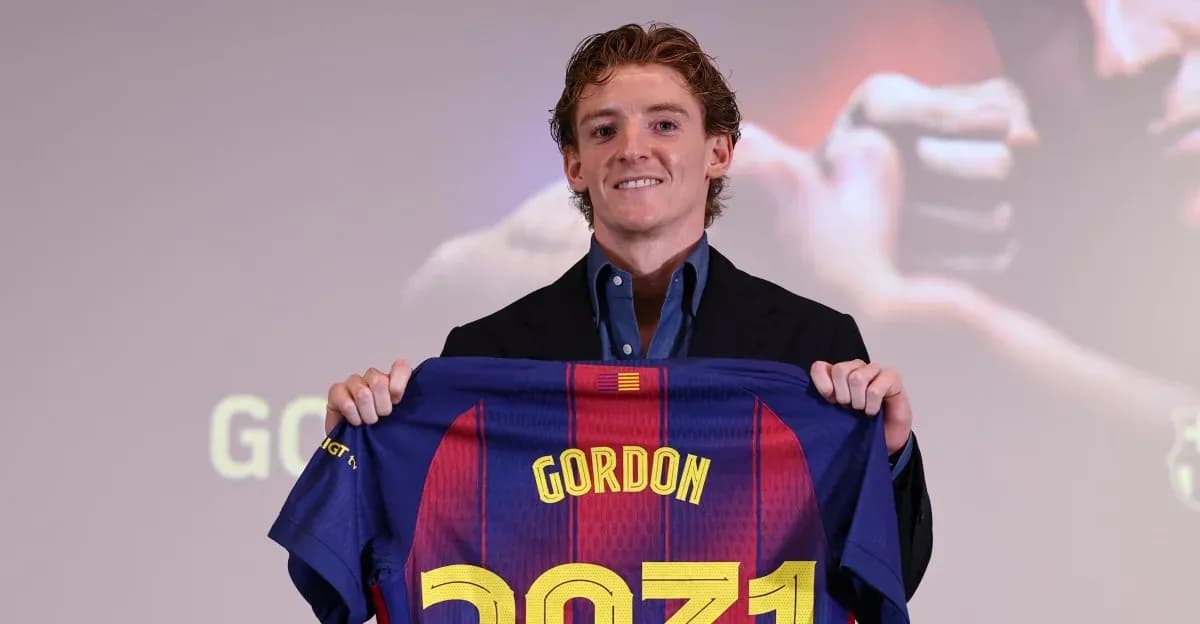 Joueur présentant son maillot au FC Barcelone Joueur présentant son maillot au FC Barcelone