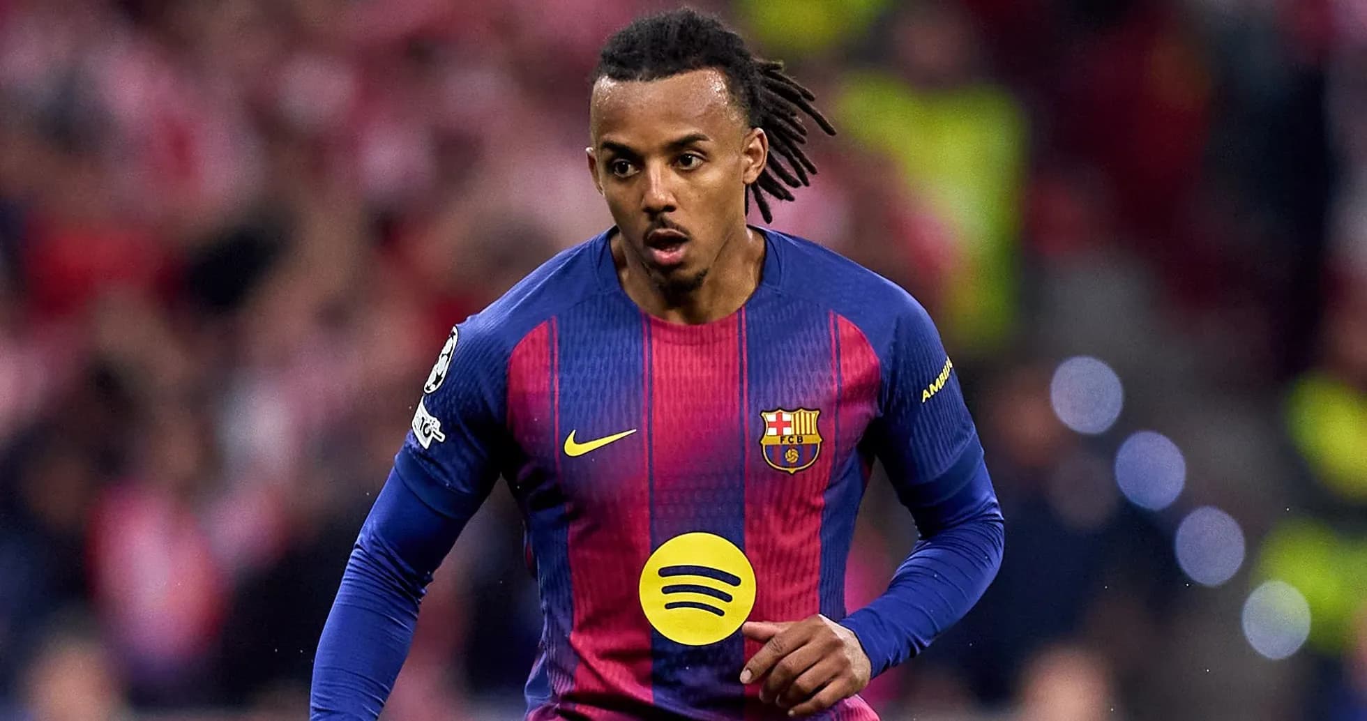 Joueur du FC Barcelone en action sur le terrain Joueur du FC Barcelone en action sur le terrain