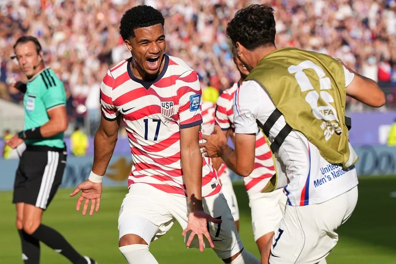Joueurs des États-Unis célébrant un but Joueurs des États-Unis célébrant un but