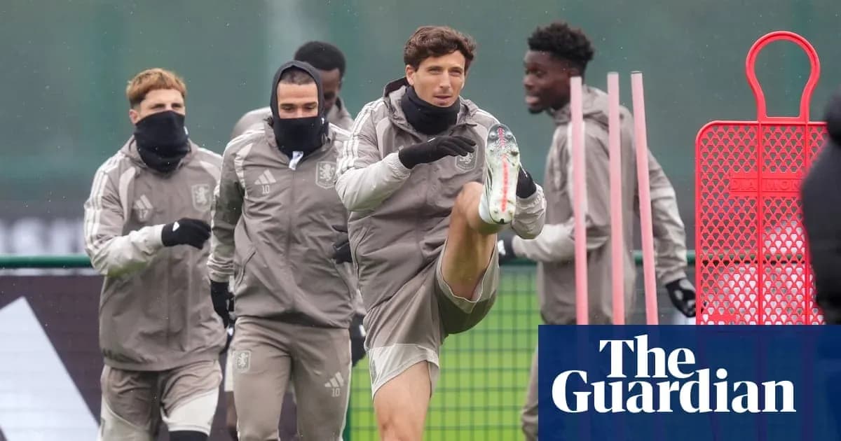 Joueurs s'échauffant lors d'une séance d'entraînement Joueurs s'échauffant lors d'une séance d'entraînement