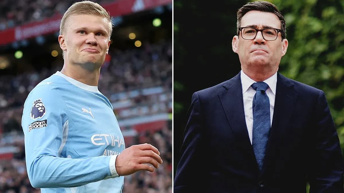 Joueur de football et homme en costume côte à côte Joueur de football et homme en costume côte à côte