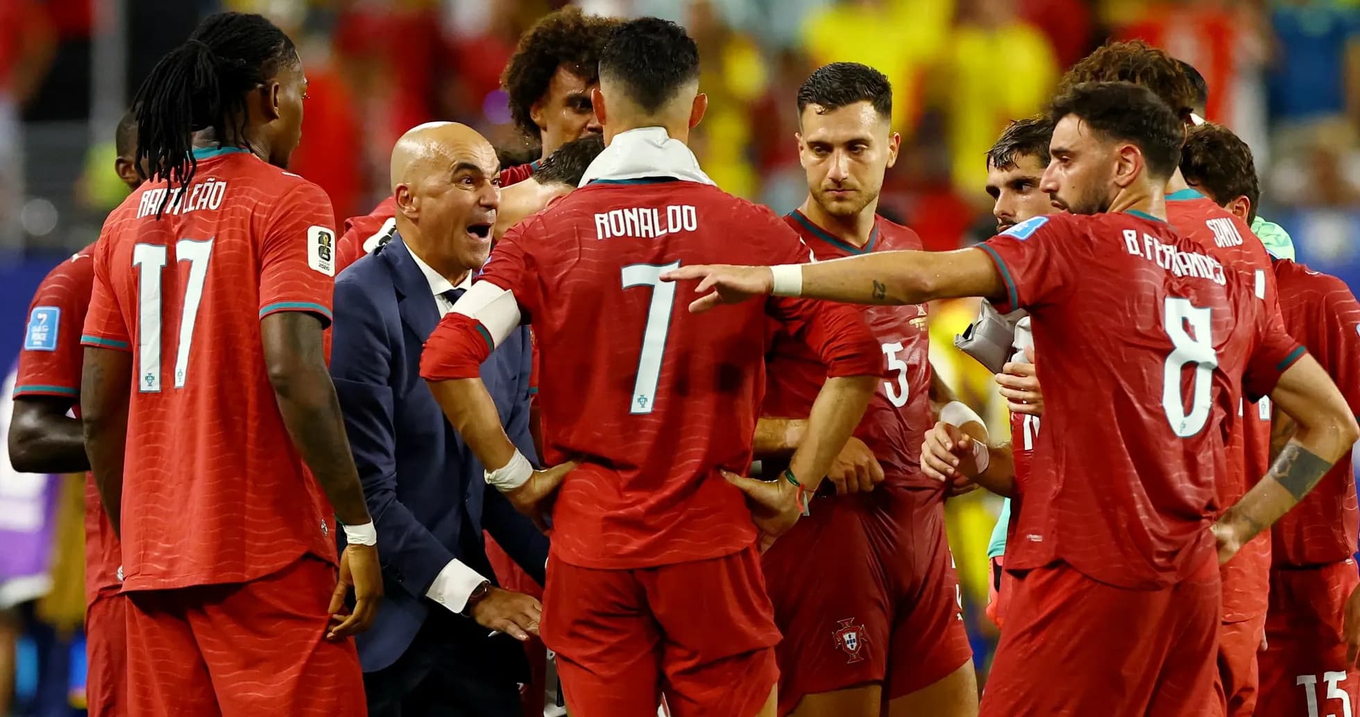 Équipe du Portugal en discussion pendant un match Équipe du Portugal en discussion pendant un match