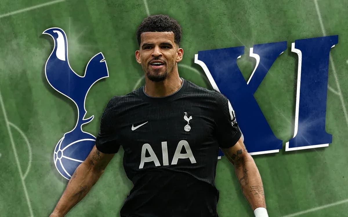 Joueur de Tottenham en tenue sur terrain de football Joueur de Tottenham en tenue sur terrain de football
