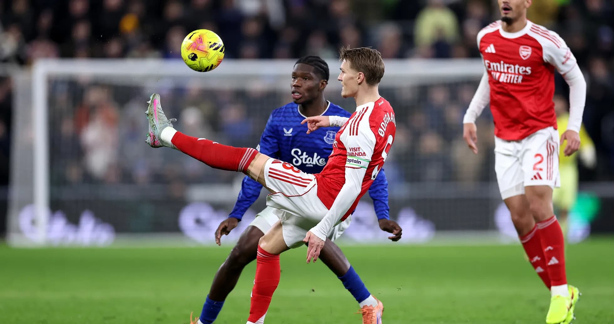 Arsenal affronte Everton : duel pour le titre et l'Europe Arsenal affronte Everton : duel pour le titre et l'Europe