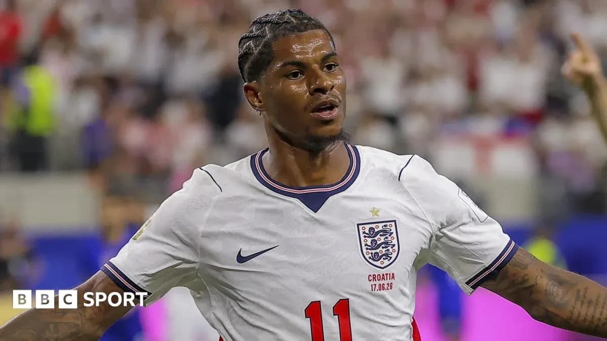 Joueur anglais célébrant un but lors d'un match Joueur anglais célébrant un but lors d'un match