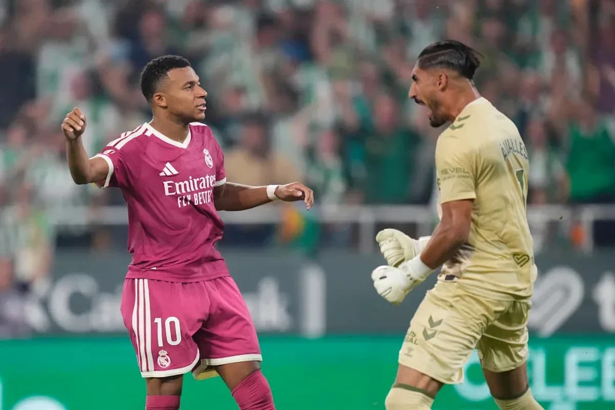 Kylian Mbapp Face lvaro Valles Real Madrid S incline kylian-mbapp-face-lvaro-valles-real-madrid-s-incline