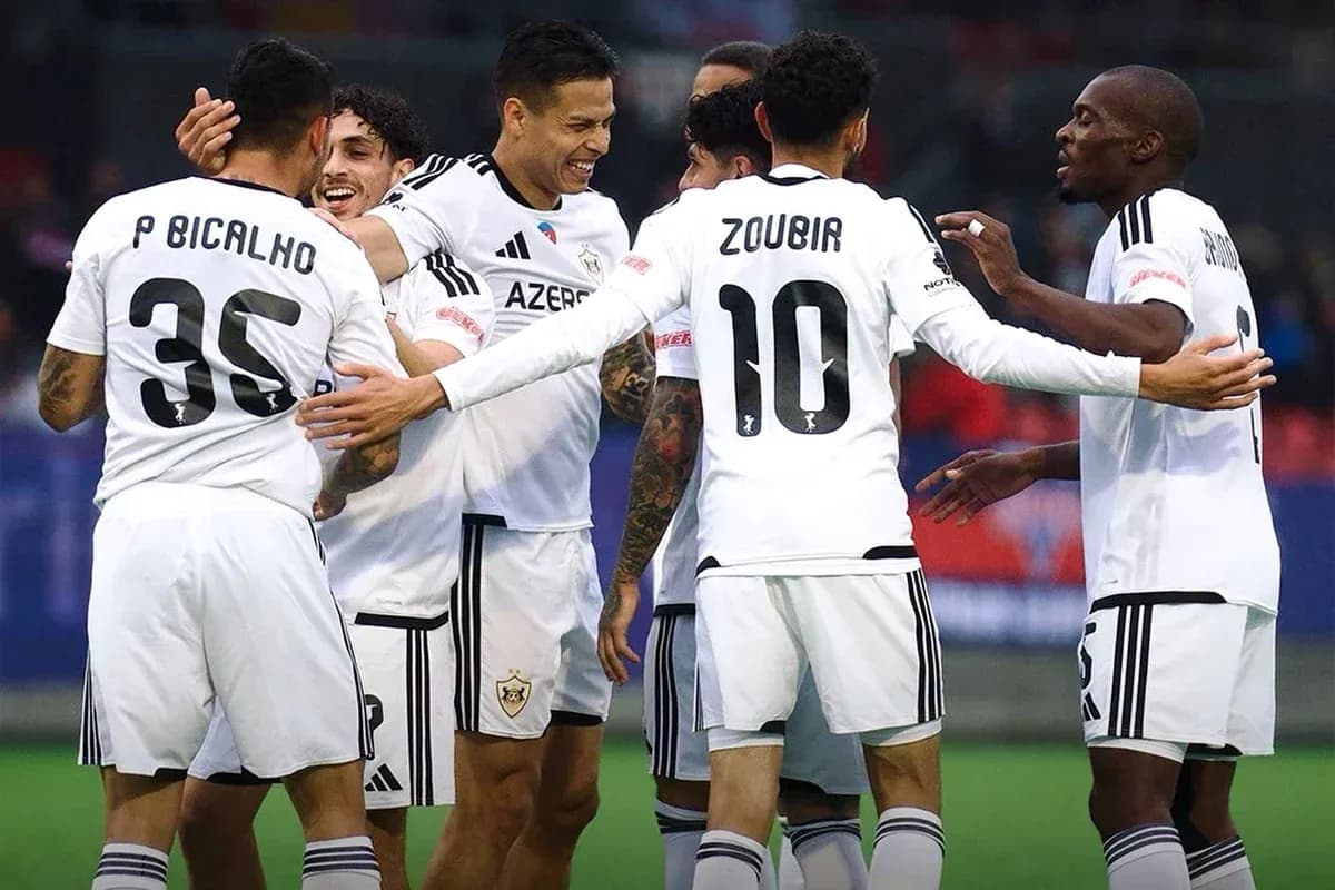 Joueurs de Qarabag célébrant un but Joueurs de Qarabag célébrant un but