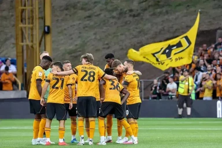 Joueurs de Wolverhampton se rassemblent avant le match Joueurs de Wolverhampton se rassemblent avant le match