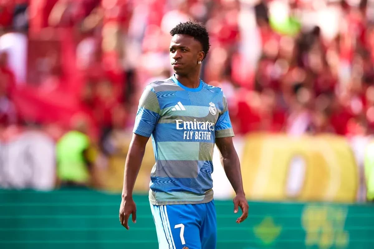 Joueur du Real Madrid sur le terrain pendant un match Joueur du Real Madrid sur le terrain pendant un match