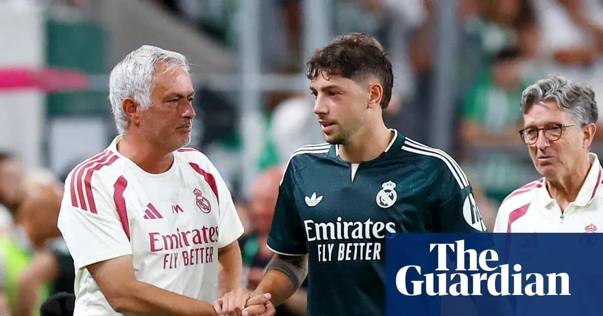 Entraîneur serrant la main d'un joueur de Madrid Entraîneur serrant la main d'un joueur de Madrid