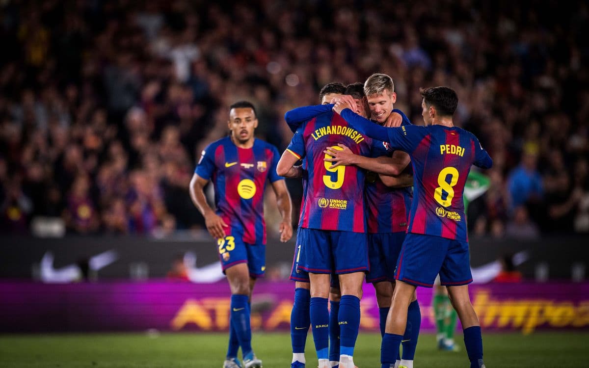 Joueurs du FC Barcelone célébrant un but Joueurs du FC Barcelone célébrant un but