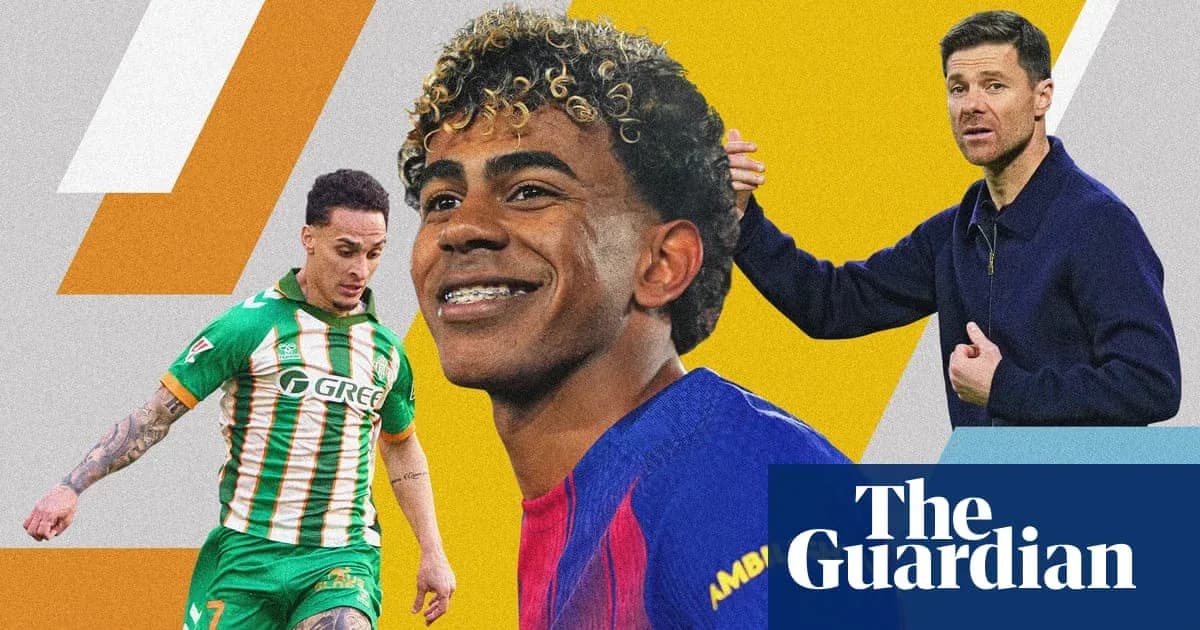 Trois joueurs de football sur fond coloré Trois joueurs de football sur fond coloré