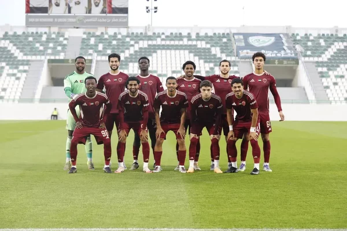 Équipe Al Wahda U23 posant avant le match Équipe Al Wahda U23 posant avant le match
