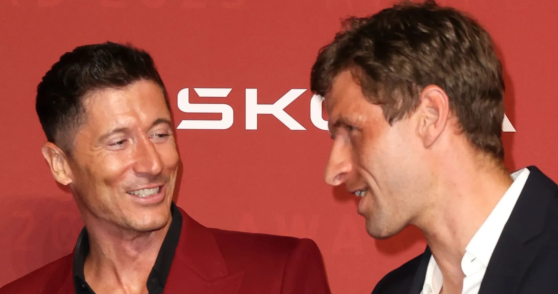 Deux joueurs discutant lors d'un événement sportif Deux joueurs discutant lors d'un événement sportif