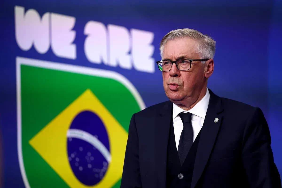 Entraîneur parlant devant le logo du Brésil Entraîneur parlant devant le logo du Brésil