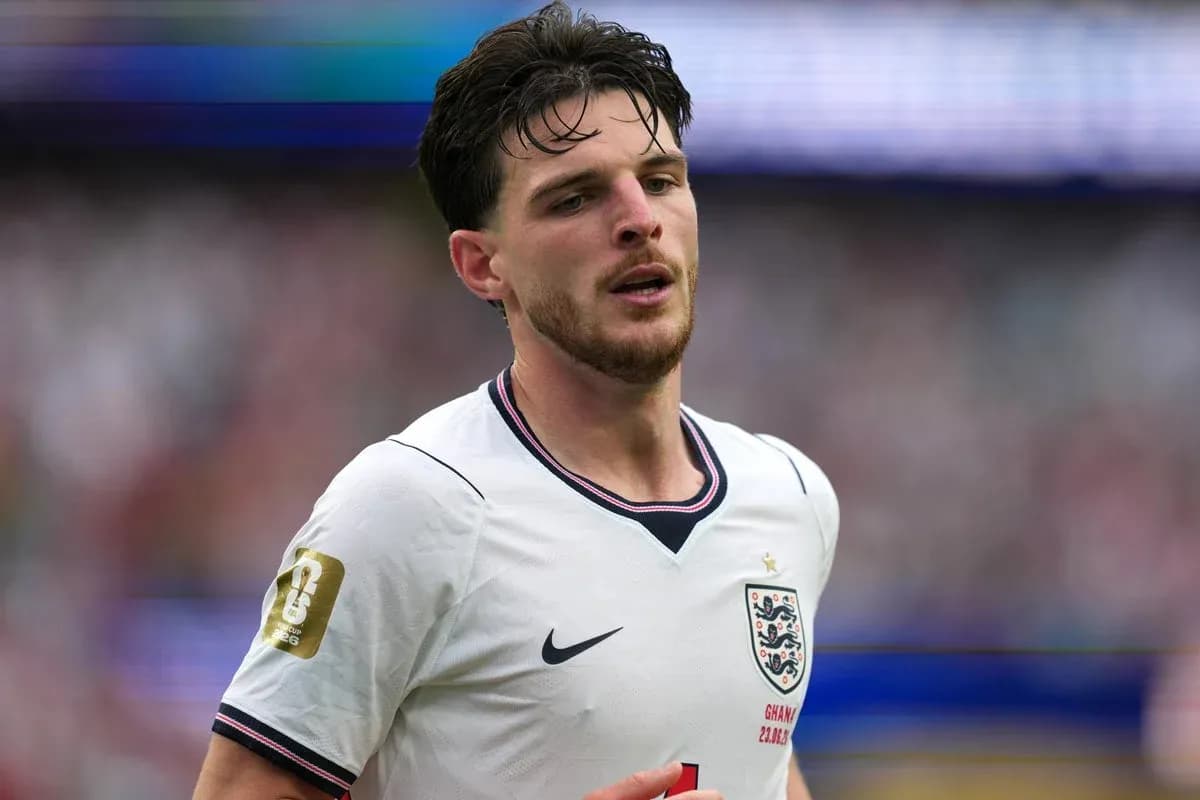 Joueur anglais en maillot blanc sur le terrain Joueur anglais en maillot blanc sur le terrain