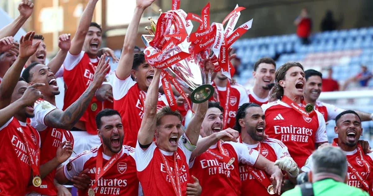Joueurs d'Arsenal célébrant le titre de Premier League Joueurs d'Arsenal célébrant le titre de Premier League