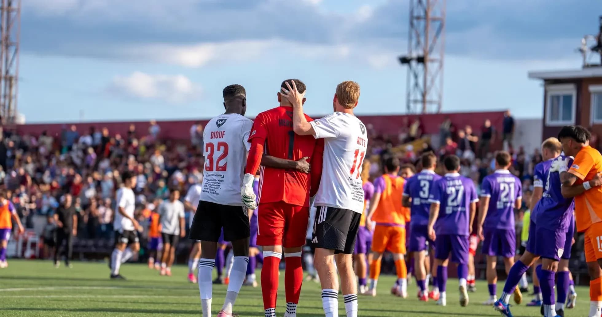 Joueurs de Detroit City célébrant après le match Joueurs de Detroit City célébrant après le match