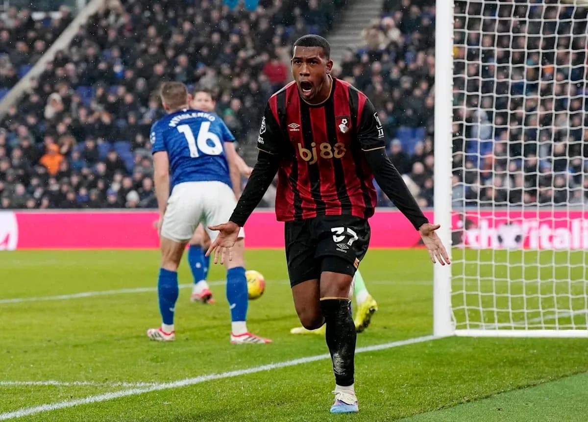 Joueur de Bournemouth célébrant un but marqué Joueur de Bournemouth célébrant un but marqué