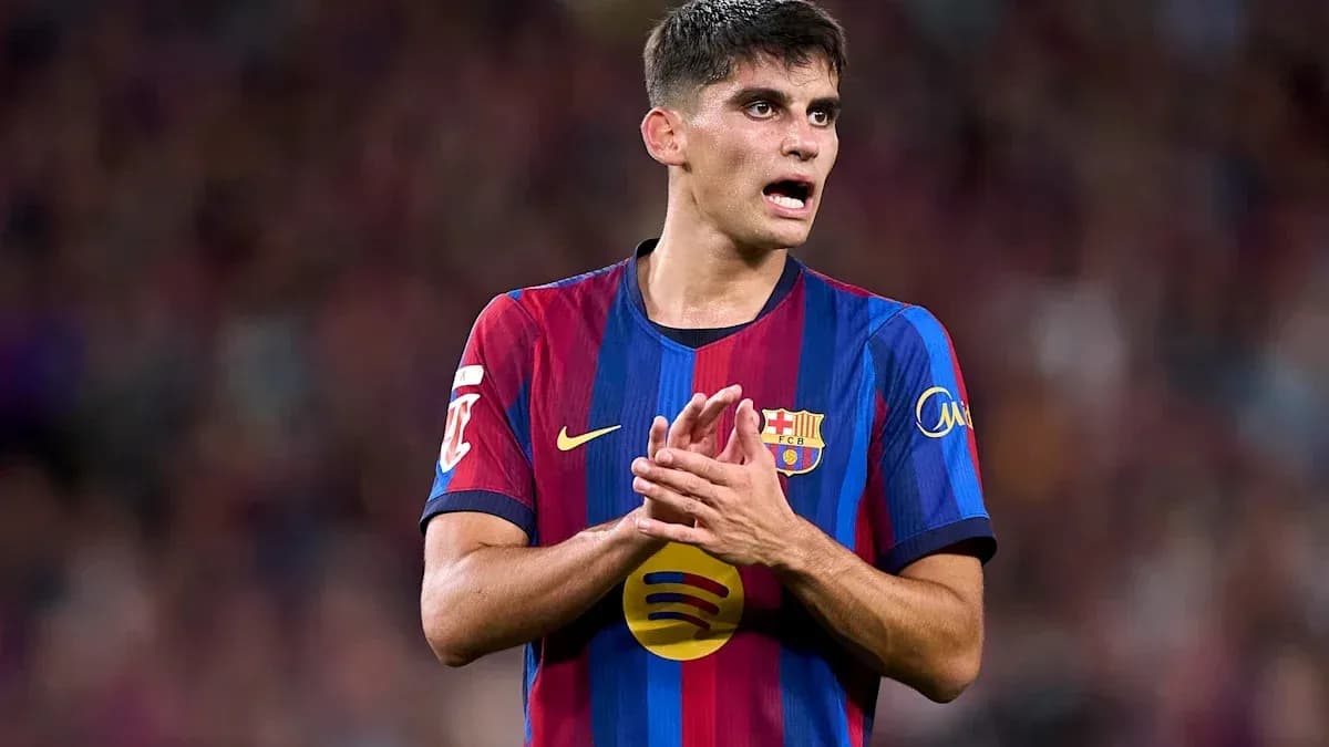 Joueur du FC Barcelone en action sur le terrain Joueur du FC Barcelone en action sur le terrain