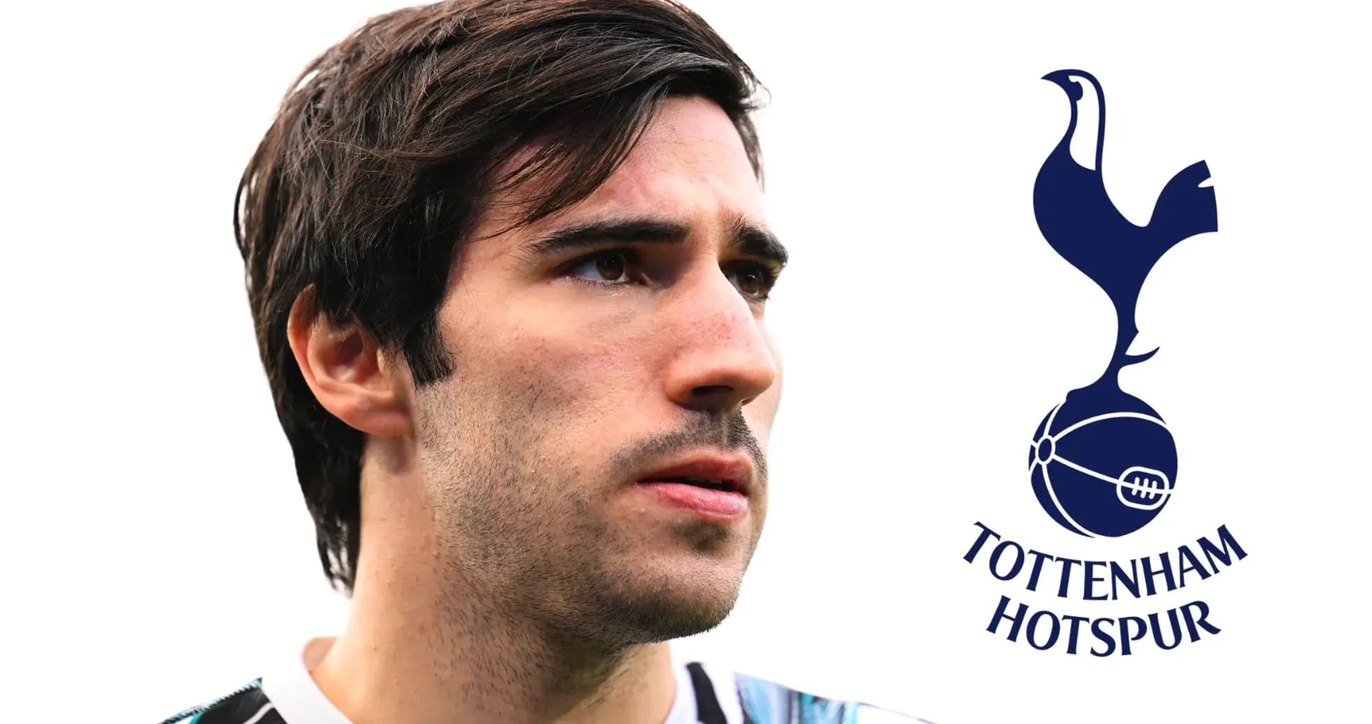 Joueur de Tottenham Hotspur avec le logo du club Joueur de Tottenham Hotspur avec le logo du club