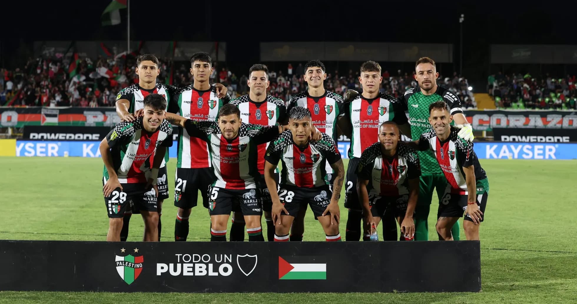 Équipe de Palestino avant le match Équipe de Palestino avant le match