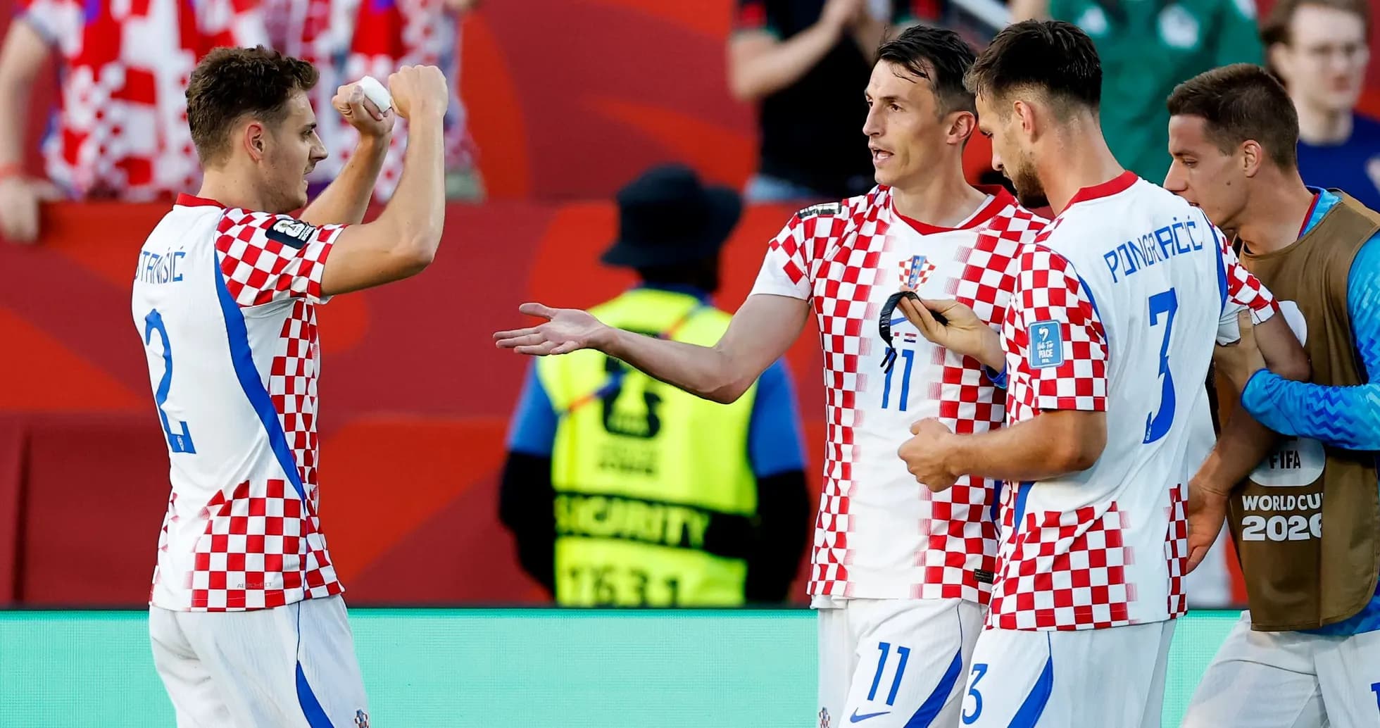 Joueurs croates célébrant un but lors du match Joueurs croates célébrant un but lors du match