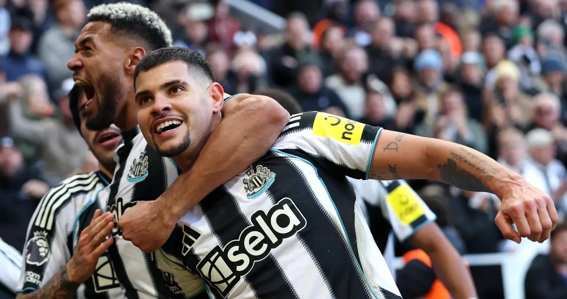 Joueurs de Newcastle célébrant un but Joueurs de Newcastle célébrant un but