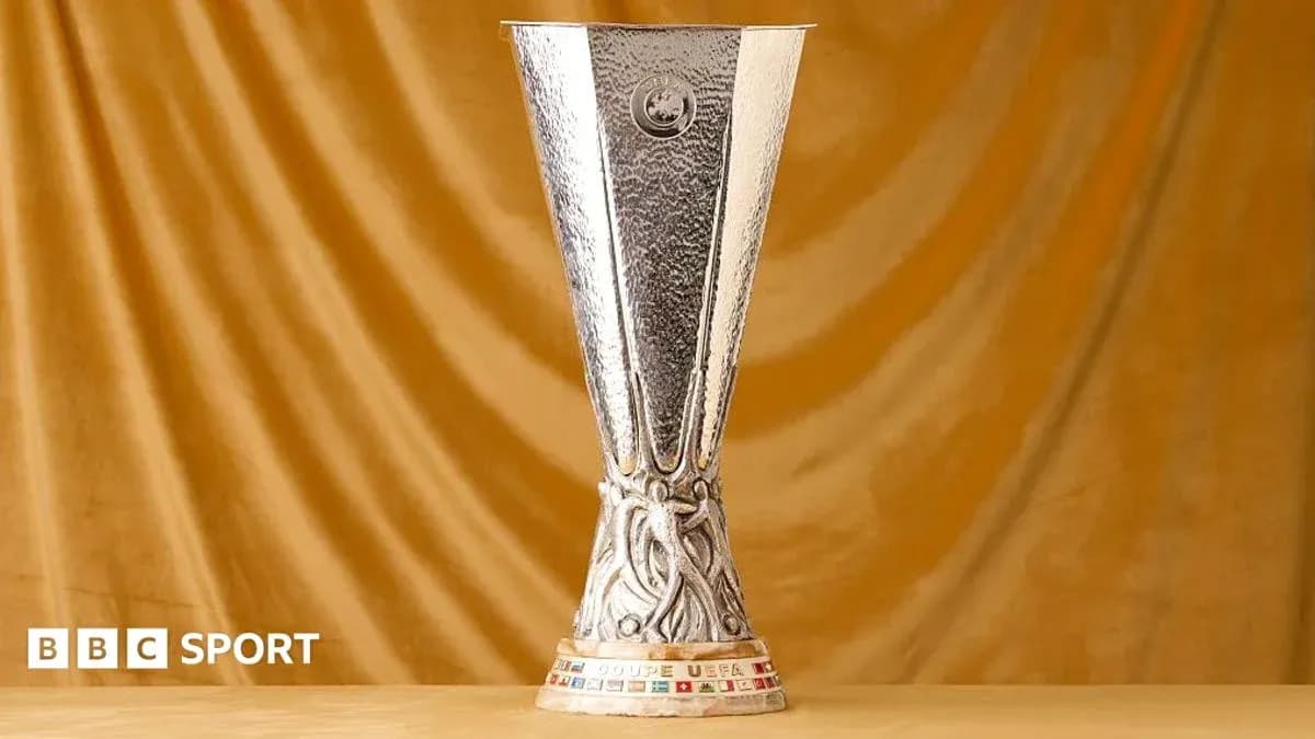 Trophée de la Ligue Europa sur fond doré Trophée de la Ligue Europa sur fond doré