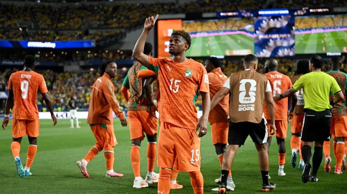 Joueur de la Côte d'Ivoire célébrant un but Joueur de la Côte d'Ivoire célébrant un but