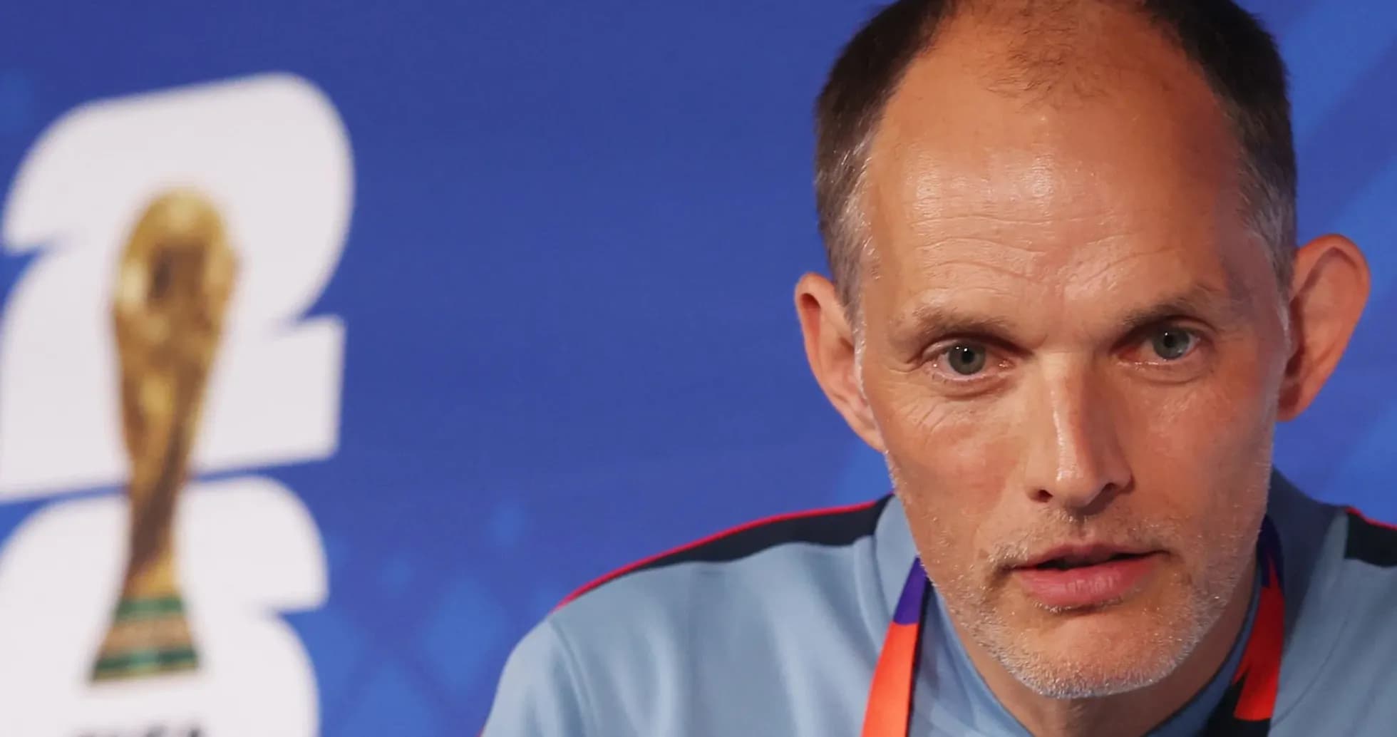 Entraîneur lors d'une conférence de presse FIFA Entraîneur lors d'une conférence de presse FIFA