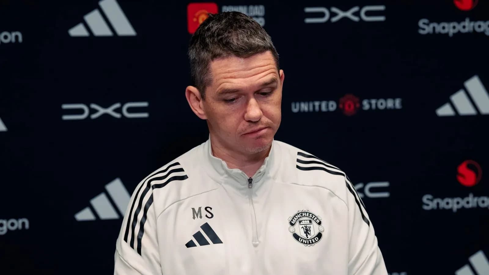 Entraîneur de Manchester United lors d'une conférence de presse Entraîneur de Manchester United lors d'une conférence de presse