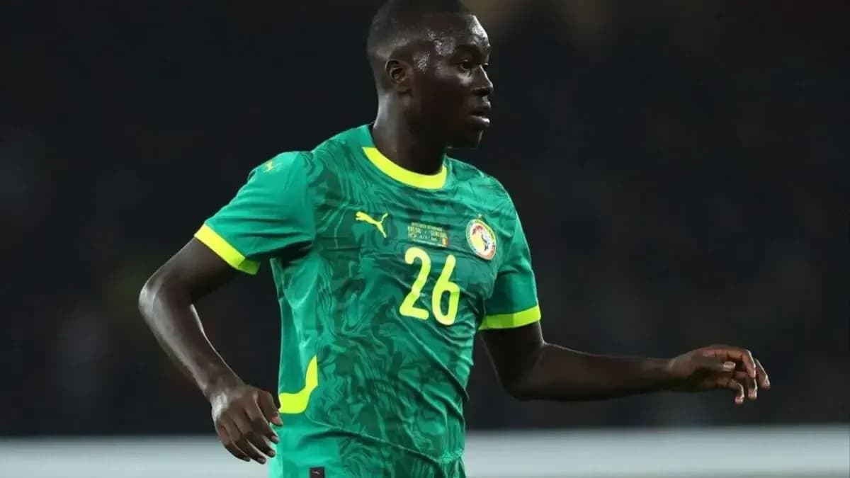 Joueur sénégalais en action durant le match Joueur sénégalais en action durant le match