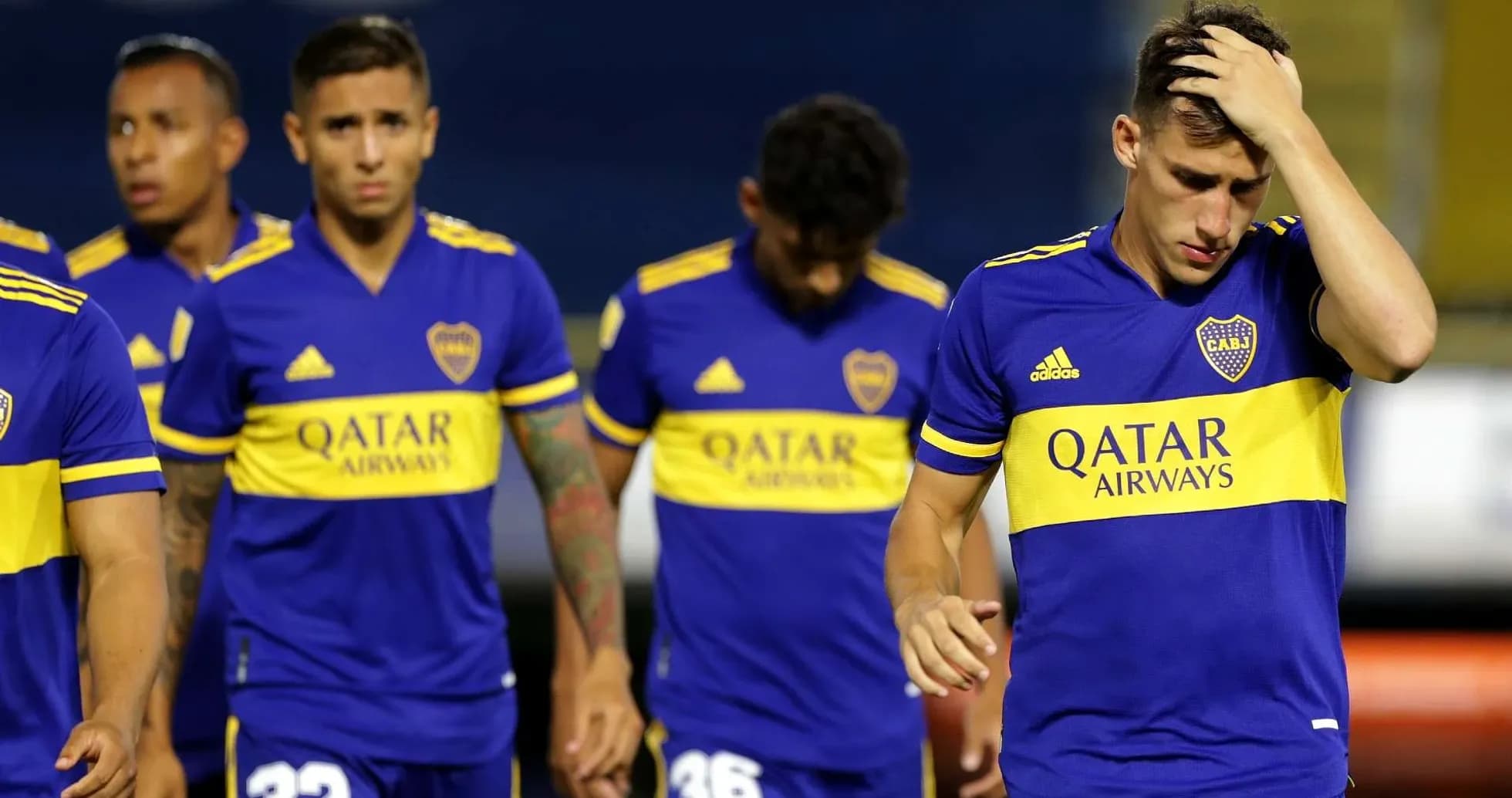 Joueurs de Boca Juniors entrant sur le terrain Joueurs de Boca Juniors entrant sur le terrain
