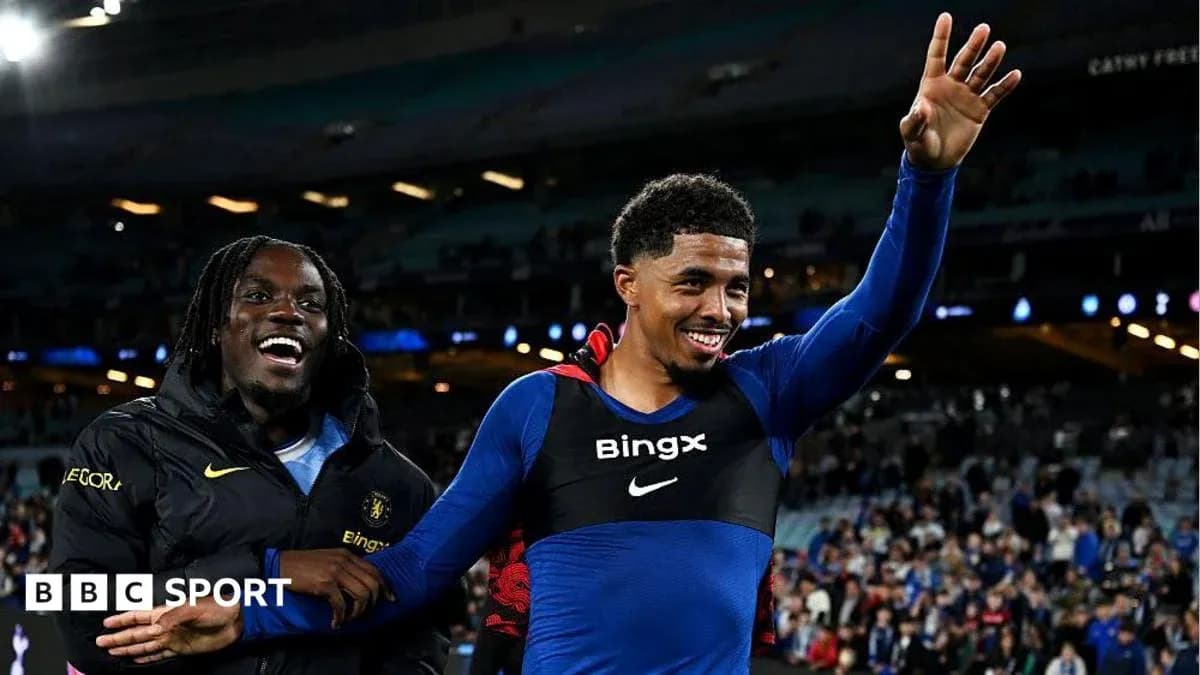 Joueurs célébrant après un match au stade Joueurs célébrant après un match au stade
